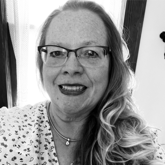 Meet your Posher, Michelle - Picture 1 of 1